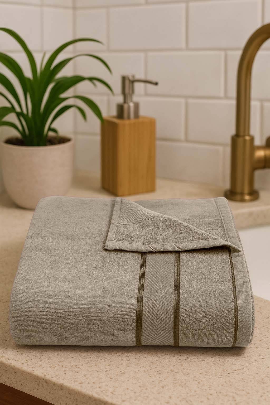 Ultra Soft Sandy Bamboo Bath Towel – Kaibee (photo 1 of 4) – KaiBee