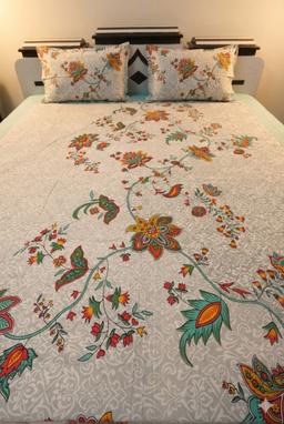Floral Bedsheet with Ethnic Motifs – view 0