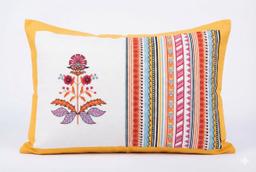 Bedsheet with Floral and Striped Design – view 1