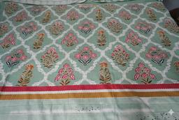 Bedsheet with Tree Silhouette & Floral Print – view 1